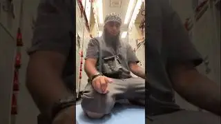 Muslim PRAYING on Airplane!✈️ #shorts