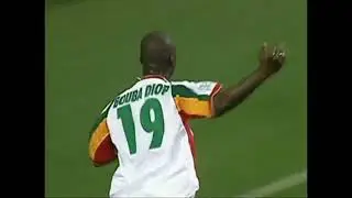 Bouba Diop is there !! Legendary Commentary from John Motson #worldcup2002 #korea #japan