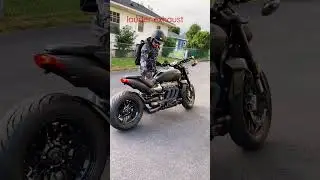 Custom triumph rocket 3r