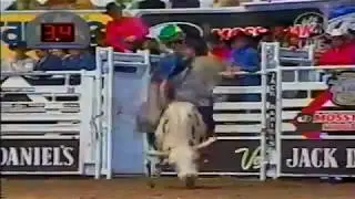 Jody Newberry vs Happy Hour - 04 PBR Fort Worth (90 pts)