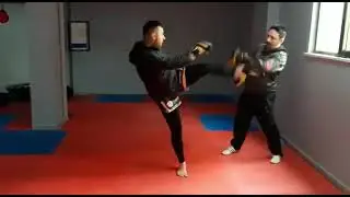 Şahin Akbaşla Kickboks Derslerine Devam #kickbokstraining #kickboksbursa #kickboks&ouml;zelders