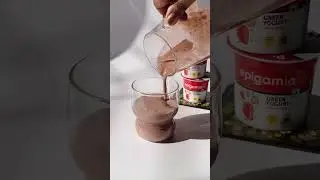 Looks like #epigamiagreekyogurt and #oreo are blending it together🤤 #epigamia #oreosmoothie