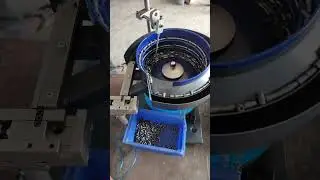 Vibratory bowl feeder for Step Rivet component - Spyrofeeders