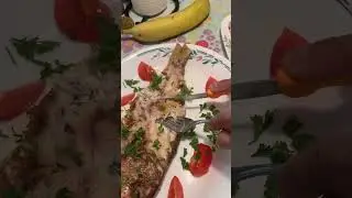Knife and fork combo to get fish meat. #shorts