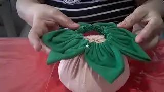 peso de porta com flor com enchimento árvore de Natal.