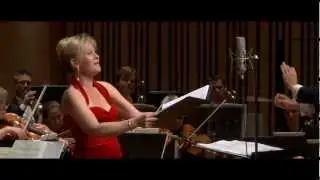 Lisa Larsson sings Rolf Martinsson. 