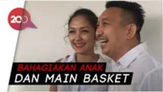 Bebas dari Penjara, Augie Fantinus Terisak di Pelukan Istri dan Anak