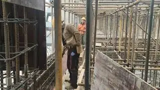 [Behind China's mega project] A REAL CONSTRUCTION SITE IN CHINA | female workers collect scaffold