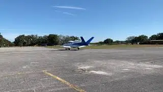 Cirrus SF-50 Vision Jet . Departing K2RR Original engine Sound.