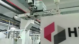 Highshine 350ton injection molding machine for PET container