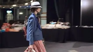 Fittings for the Cruise 2016/17 Show in Cuba &ndash; CHANEL Shows