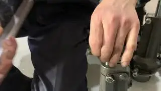 How to remove the pin from hydraulic pump