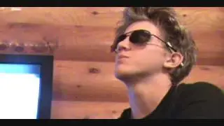 Robert Pattinson Walk out of Interview