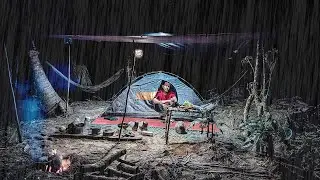 Swamp Camping Solo Overnight | Forage, Cook, Eat and Survive