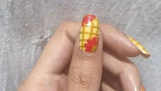 yellow plaid nails with flowers. 💐 #shorts #plaidnails