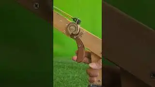 Handmade a simple mechanism wooden slingshot#woodscraft #wooddesigner #woodworking #classicwood