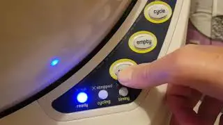 Litter Robot III flashing blue light