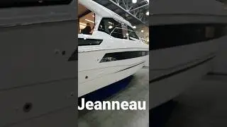 Jeanneau NC32 на выставке Moscow Boat Show 2023