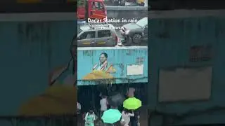 Dadar station Flower market in heavy rain Mumbai #dadar #mumbai #mumbairains #flowermarket #rainyday