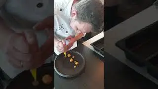 Hoofdgerecht, boerderij eend, saus met port, amarant, mandarijn, polenta