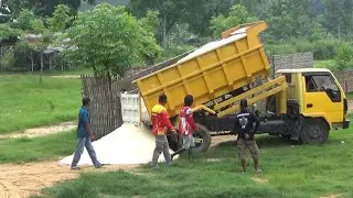 Perbaikan Lapangan Asemanis Pamekasan. 