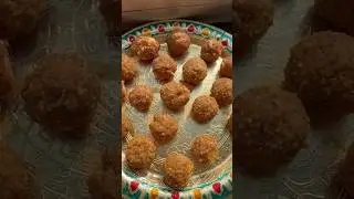 Sardi ke Liye Best Urad Dal Laddu 💪 | Healthy Winter Sweet#poojafoodlibrary
