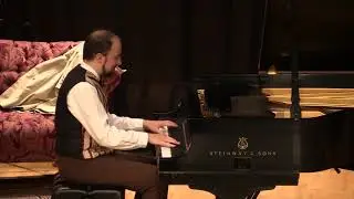 David Cavalari performing 