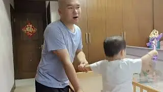 前妻对婆婆意见很大，叫她来帮忙带孙女，结果一点忙都帮不上