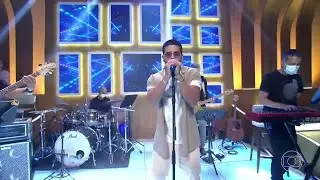 Arthur Aguiar cantando Fora da Casinha no Encontro com F&aacute;tima Bernardes