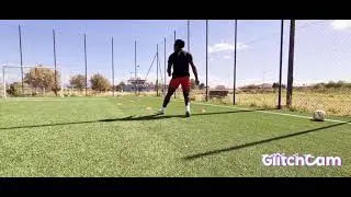 Notice I  never comes flat footed and is always on the ball on my  foot.