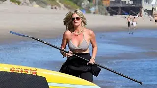 Rachel Hunter&rsquo;s Sexy Photos in Pantyhose & Heels Leave Fans Breathless