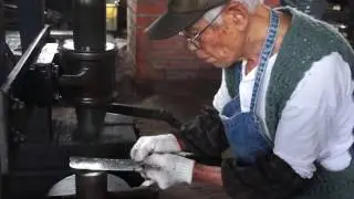 Japanese Master Shinji Fujishita Forging Knives with incredible skills!!!!