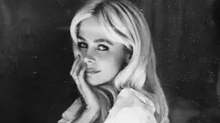 Hanna Griffiths | 12 Women