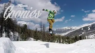 Goonies Snowboard Crew: 
