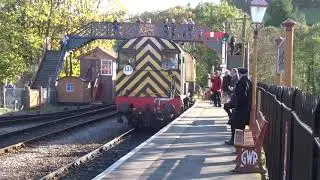 D3721 (09010) T&T 08644 arriving at Buckfastleigh,SDR