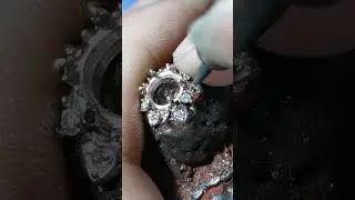 Crafting a Stunning 18k Two-Color Moissanite Ring: The Perfect Diamond Alternative #ringmaking