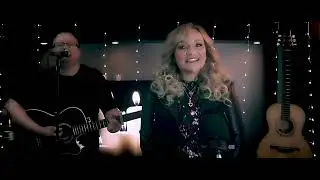 Debbie Nunn Bubbles live performance at home // Country Music Singer Songwriter