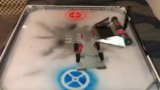 Fly Trap V.S. Titanium Strike Quick Test Battle! Who Will Win?!