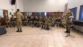 המורה אומרת - פוצים פוצים ( קאבר של חברי תזמורת צה״ל )