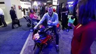 Загадочный мотоцикл на выставке CES 2016