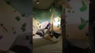 s&eacute;ance d'escalade, demo  bloc violet, une vrai balade !