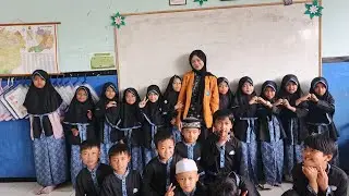 Teaching Practice English For Young Learners at Mi Hikmatul Amien