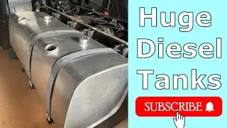 Большие баки для дизельного топлива для нашего экспедиционного грузовика, общий объем 600 литров.