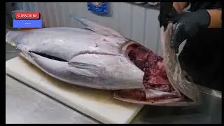 🐟 **Watch the Most Satisfying Tuna Fish Cutting Ever!** 🔪🔥