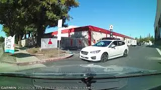 Apple Map Car driving in the wrong direction