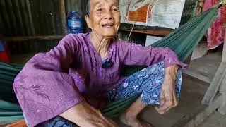 Gia đ&igrave;nh c&ocirc; Kim Chi ở nước &Yacute; gởi tặng 100 phần gạo + tiền cho b&agrave; con kh&oacute; khăn ở B&igrave;nh Đại
