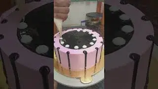Strawberry cake new design 😋