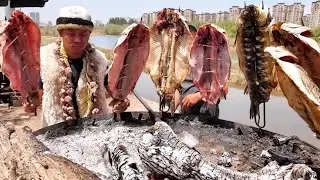 沙漠里烤条鱼，敢卖200+？客人都说：就为这口“爆汁的甜辣”值了！
