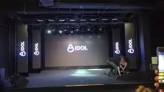 Russian robot falls down 