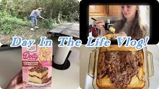 Cinnamon Crumb Swirl Cake / Yard Work/ Just a Day in the Life